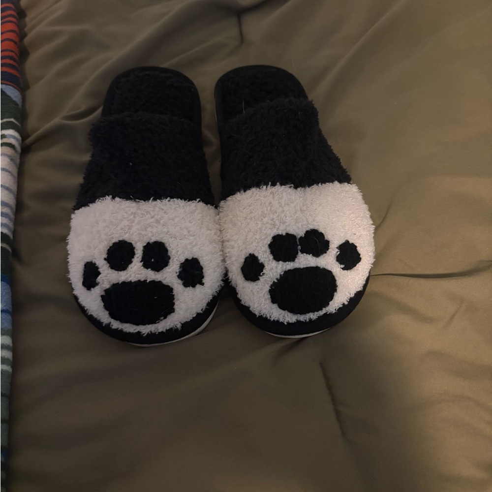 Black and White Paw Print Slippers